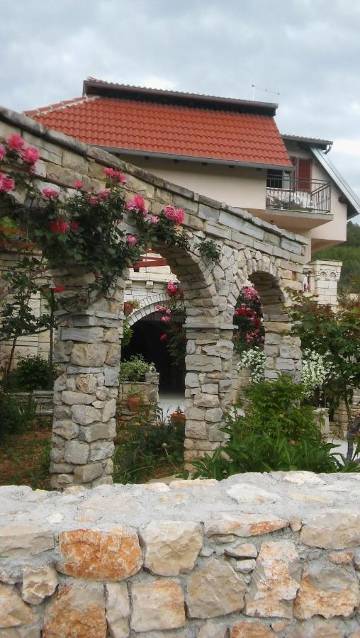Ruza Appartement Skradin Buitenkant foto